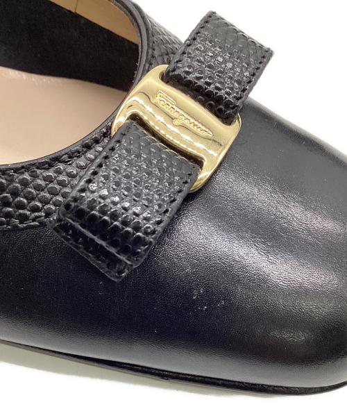 Salvatore Ferragamo（サルヴァトーレ フェラガモ）Salvatore Ferragamo (サルヴァトーレ フェラガモ) ヴァラリボン スクエアトゥ パンプス ブラック サイズ:6 1/2 Cの古着・服飾アイテム