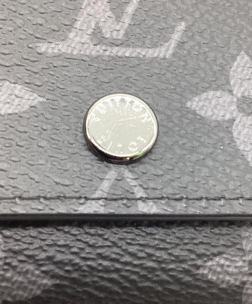 LOUIS VUITTON（ルイ ヴィトン）LOUIS VUITTON (ルイ ヴィトン) モノグラム・エクリプス ヴィクター・ウォレット 3つ折り財布 ブラックの古着・服飾アイテム