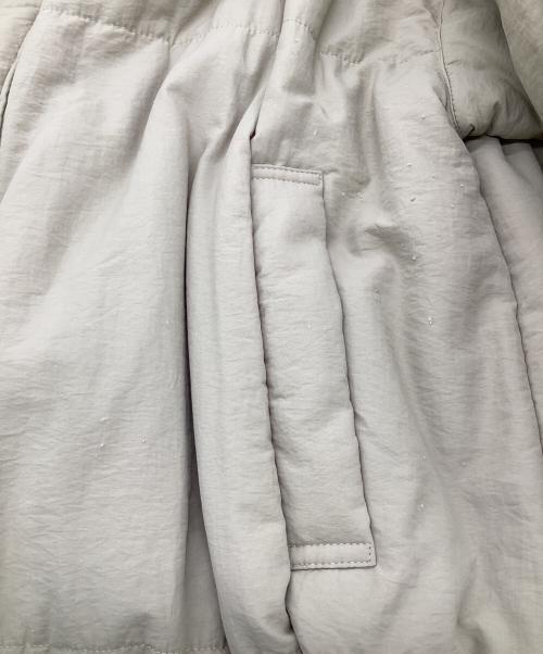 EN NEUME（エン ノイム）EN NEUME (エン ノイム) 2Way Formed Padded Coat（2ウェイ フォームド パデッド コート） カーキ サイズ:Fの古着・服飾アイテム