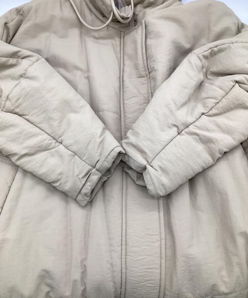 EN NEUME（エン ノイム）EN NEUME (エン ノイム) 2Way Formed Padded Coat（2ウェイ フォームド パデッド コート） カーキ サイズ:Fの古着・服飾アイテム