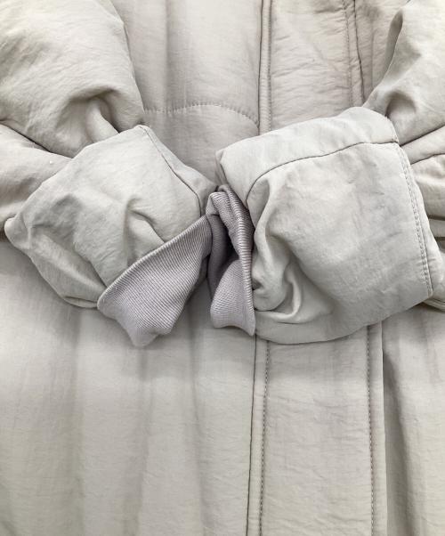 EN NEUME（エン ノイム）EN NEUME (エン ノイム) 2Way Formed Padded Coat（2ウェイ フォームド パデッド コート） カーキ サイズ:Fの古着・服飾アイテム