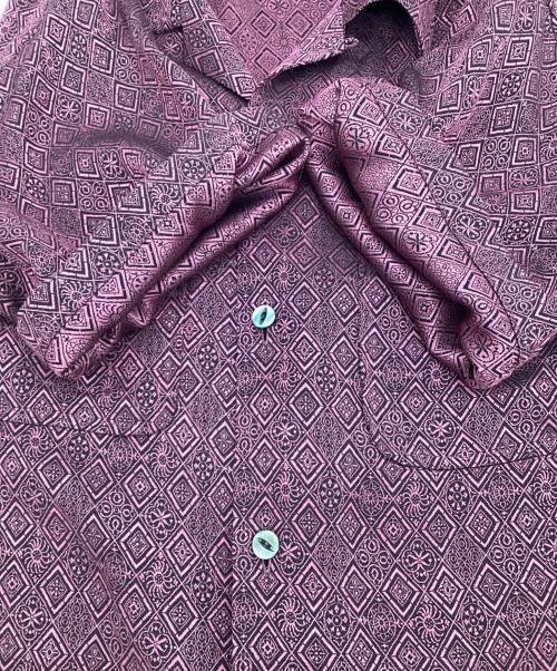 Needles（ニードルズ）Needles (ニードルズ) C.O.B S/S One-Up Shirt-Fine Pattern Jq ブラック×ピンク サイズ:Sの古着・服飾アイテム