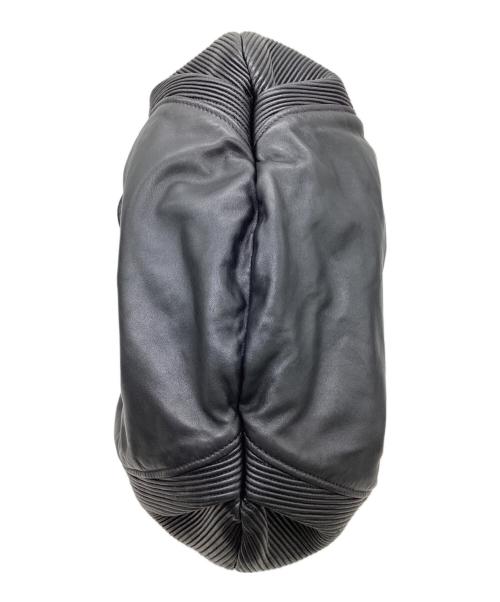 MIU MIU（ミュウミュウ）MIU MIU (ミュウミュウ) ハンドバッグ ブラックの古着・服飾アイテム