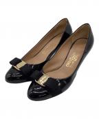 Salvatore Ferragamoサルヴァトーレ フェラガモ）の古着「CARLA55（カーラ55）ヴァラ リボン パンプス」｜ブラック