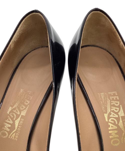 Salvatore Ferragamo（サルヴァトーレ フェラガモ）Salvatore Ferragamo (サルヴァトーレ フェラガモ) CARLA55（カーラ55）ヴァラ リボン パンプス ブラック サイズ:6 1/2の古着・服飾アイテム