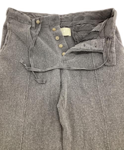INNAT（インアット）INNAT (インアット) MilledTrouser（ミルド トラウザー）スミクロ グレー サイズ:1の古着・服飾アイテム