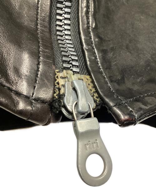 ISAMU KATAYAMA BACKLASH（イサムカタヤマ・バックラッシュ）ISAMU KATAYAMA BACKLASH (イサムカタヤマ・バックラッシュ)  イタリー ショルダー ガーメントダイ ダブルライダース ブラック サイズ:Sの古着・服飾アイテム