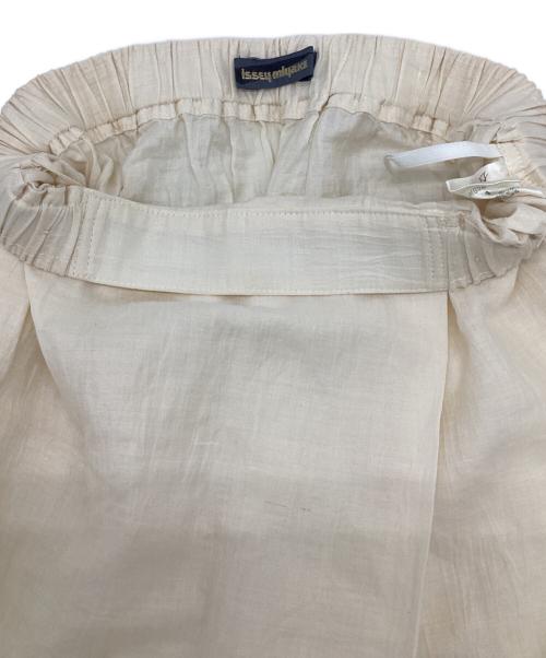 ISSEY MIYAKE（イッセイミヤケ）ISSEY MIYAKE (イッセイミヤケ) リネン混スカート ベージュ サイズ:9の古着・服飾アイテム