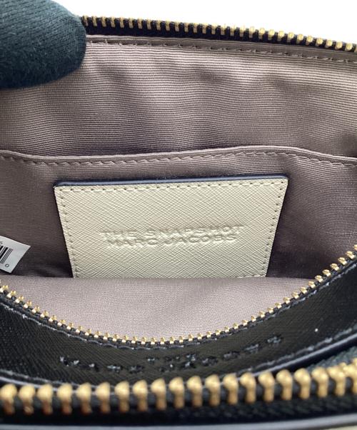 MARC JACOBS（マークジェイコブス）MARC JACOBS (マークジェイコブス) THE SNAPSHOT（ザ スナップショット）ショルダーバッグ ベージュ×ブラックの古着・服飾アイテム
