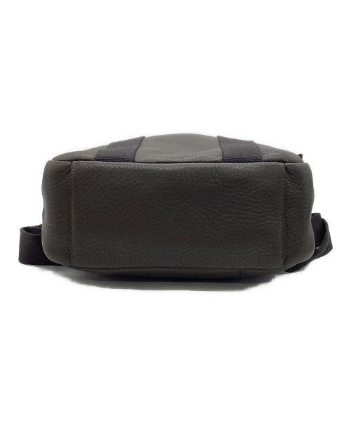 ECCO（エコー）ECCO (エコー) Eday L Mdium（イーデイ エル ミディアム）バックパック グレー×ブラックの古着・服飾アイテム