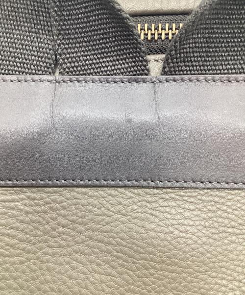 ECCO（エコー）ECCO (エコー) Eday L Mdium（イーデイ エル ミディアム）バックパック グレー×ブラックの古着・服飾アイテム