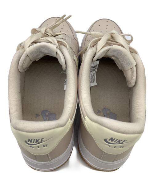 NIKE（ナイキ）NIKE (ナイキ) WMNS AIR FORCE 1 '07（ウィメンズ エアフォース1 ’07） ベージュ サイズ:24.5cmの古着・服飾アイテム