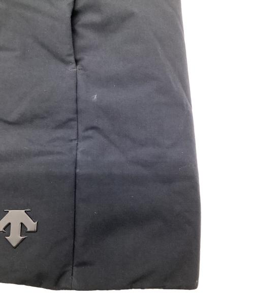 DESCENTE ALLTERRAIN（デザイント オルテライン）DESCENTE ALLTERRAIN (デザイント オルテライン) 水沢ダウンコート MOUNTAINEER-HC（マウンテニア ハーフコート） ブラック サイズ:Mの古着・服飾アイテム