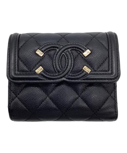 CHANEL（シャネル）CHANEL (シャネル) CCフィリングリー キャビアスキン コンパクトウォレット ブラックの古着・服飾アイテム