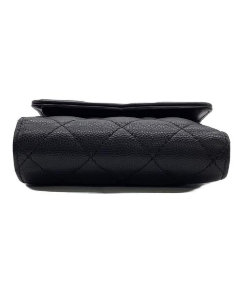 CHANEL（シャネル）CHANEL (シャネル) CCフィリングリー キャビアスキン コンパクトウォレット ブラックの古着・服飾アイテム