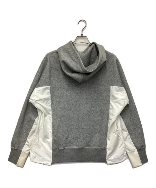 NIKE（ナイキ）NIKE (ナイキ) sacai (サカイ) ドッキング プルオーバーパーカー グレー サイズ:Mの古着・服飾アイテム
