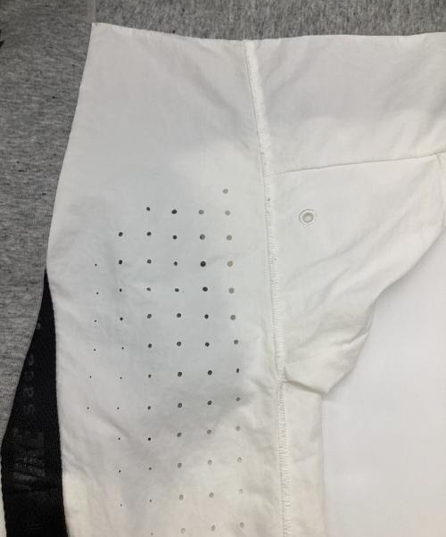 NIKE（ナイキ）NIKE (ナイキ) sacai (サカイ) ドッキング プルオーバーパーカー グレー サイズ:Mの古着・服飾アイテム