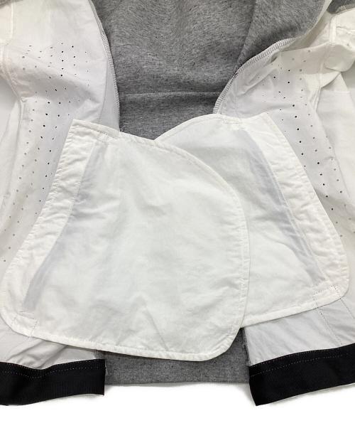 NIKE（ナイキ）NIKE (ナイキ) sacai (サカイ) ドッキング プルオーバーパーカー グレー サイズ:Mの古着・服飾アイテム