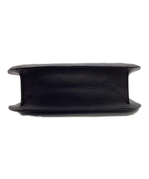 COLE HAAN（コールハーン）COLE HAAN (コールハーン) ANGULAR FLAPOVER（アンギュラ フラップオバー）ショルダーバッグ ブラックの古着・服飾アイテム