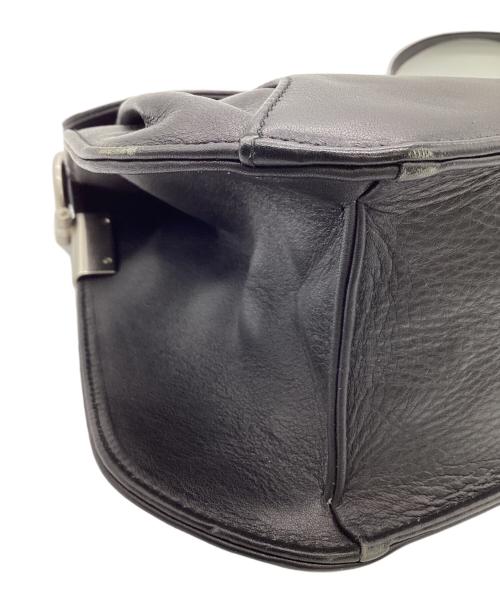 COLE HAAN（コールハーン）COLE HAAN (コールハーン) ANGULAR FLAPOVER（アンギュラ フラップオバー）ショルダーバッグ ブラックの古着・服飾アイテム
