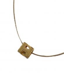 HERMES（エルメス）の古着「カージュドアッシュ Hキューブ ネックレスネックレス」｜ゴールド