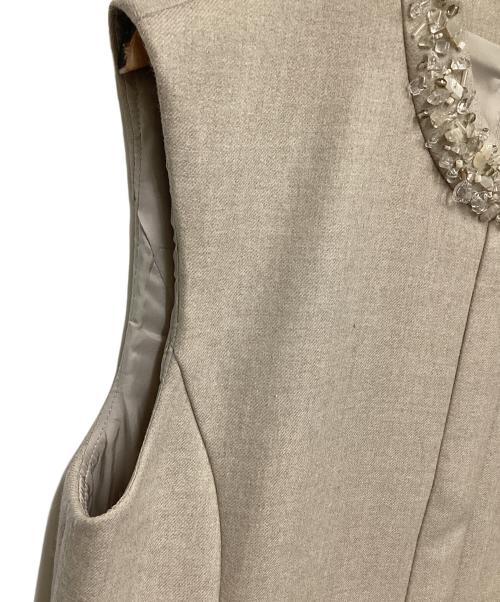 FOXEY（フォクシー）FOXEY (フォクシー) ノースリーブワンピース ベージュ サイズ:38の古着・服飾アイテム