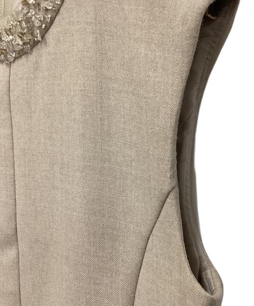 FOXEY（フォクシー）FOXEY (フォクシー) ノースリーブワンピース ベージュ サイズ:38の古着・服飾アイテム