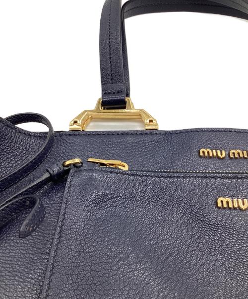 MIU MIU（ミュウミュウ）MIU MIU (ミュウミュウ) マドラス トートバッグ ネイビーの古着・服飾アイテム