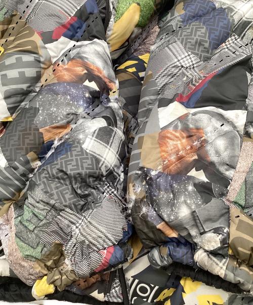 FENDI（フェンディ）FENDI (フェンディ) フェイクニュース ジップパファージャケット マルチカラー サイズ:48の古着・服飾アイテム