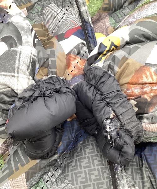 FENDI（フェンディ）FENDI (フェンディ) フェイクニュース ジップパファージャケット マルチカラー サイズ:48の古着・服飾アイテム