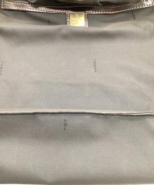 FENDI（フェンディ）FENDI (フェンディ) ズッキーノ エナメル ショルダーバッグ ブラウンの古着・服飾アイテム