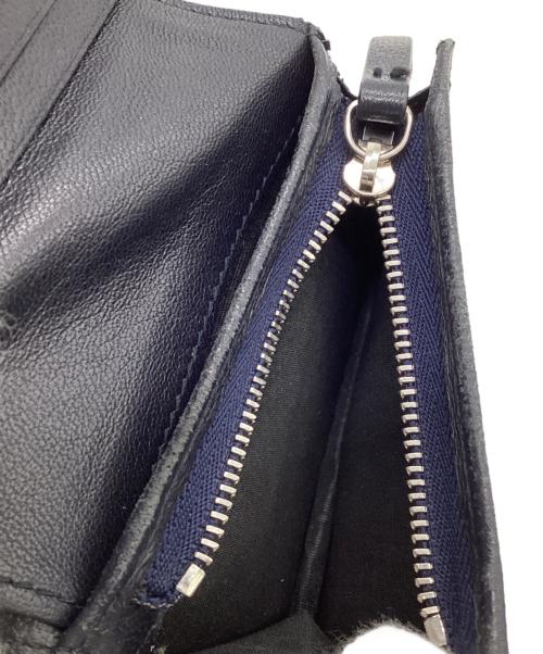 JIMMY CHOO（ジミーチュウ）JIMMY CHOO (ジミーチュウ) HANNE クロコ柄二つ折り財布 ブラックの古着・服飾アイテム