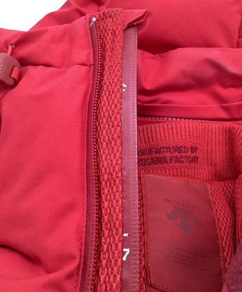 DESCENTE ALLTERRAIN（デザイント オルテライン）DESCENTE ALLTERRAIN (デザイント オルテライン) 水沢ダウン NON-QUILT WATERPROOF DOWN レッド サイズ:Lの古着・服飾アイテム