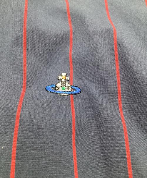 Vivienne Westwood man（ヴィヴィアン ウェストウッド マン）Vivienne Westwood man (ヴィヴィアン ウェストウッド マン) オーブ ストライプ長袖シャツ ネイビー サイズ:Ⅱの古着・服飾アイテム