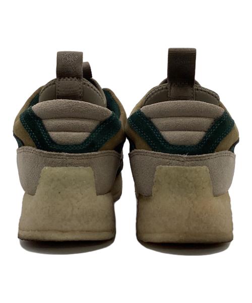 CLARKS ORIGINALS（クラークス オリジナルズ）CLARKS ORIGINALS (クラークス オリジナルズ) RONNIE FIEG (ロニー ファイグ) BREACON（ブリーコン）スニーカー ベージュ×グリーン サイズ:UK8½の古着・服飾アイテム