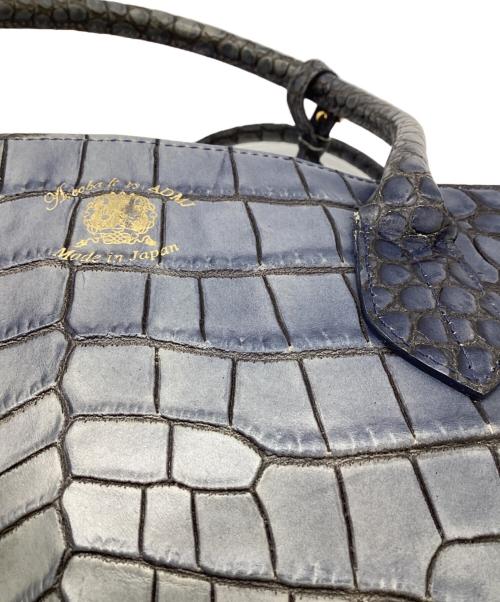 A.D.M.J.（エーディーエムジェイ）A.D.M.J. (エーディーエムジェイ) クロコ型押し トートバッグ ブルー×グレーの古着・服飾アイテム