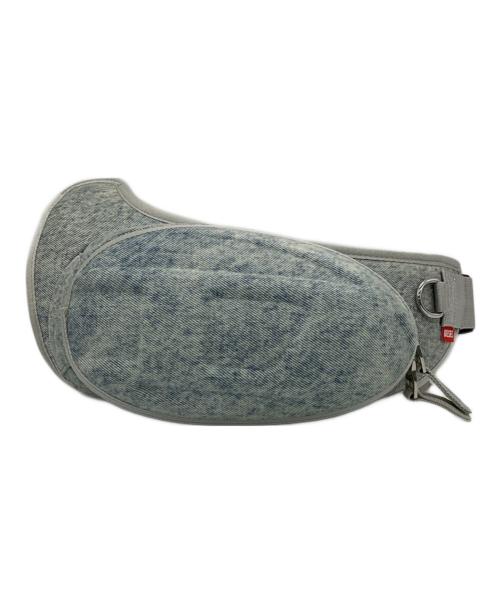 DIESEL（ディーゼル）DIESEL (ディーゼル) 1dr pod crossbody（1ディーアール ポッド クロスボディ） ライトブルーの古着・服飾アイテム