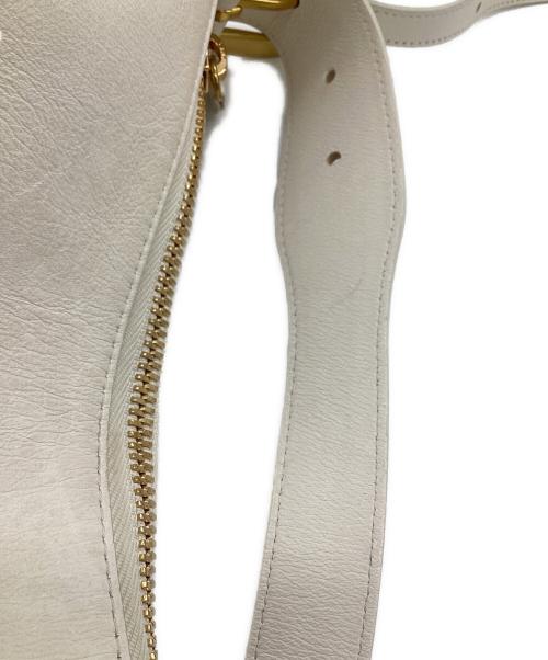 J&M DAVIDSON（ジェイ＆エム デヴィッドソン）J&M DAVIDSON (ジェイ＆エム デヴィッドソン) QUIVER ZIP（クイバー ジップ）2WAYバッグ アイボリーの古着・服飾アイテム