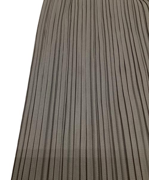 PLEATS PLEASE（プリーツプリーズ）PLEATS PLEASE (プリーツプリーズ) プリーツショートパンツ グレー サイズ:3の古着・服飾アイテム