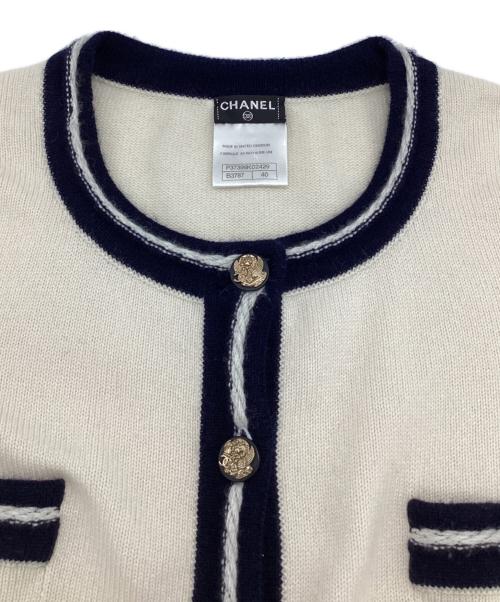 CHANEL（シャネル）CHANEL (シャネル) カシミヤカーディガン アイボリー×ブラック サイズ:40の古着・服飾アイテム