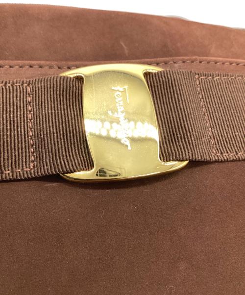 Salvatore Ferragamo（サルヴァトーレ フェラガモ）Salvatore Ferragamo (サルヴァトーレ フェラガモ) ヴァラ ショルダーバッグ ブラウンの古着・服飾アイテム
