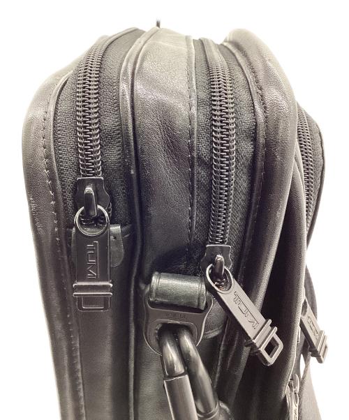 TUMI（トゥミ）TUMI (トゥミ) Organizer Travel Tote（オーガナイザー トラベルトート）ショルダーバッグの古着・服飾アイテム