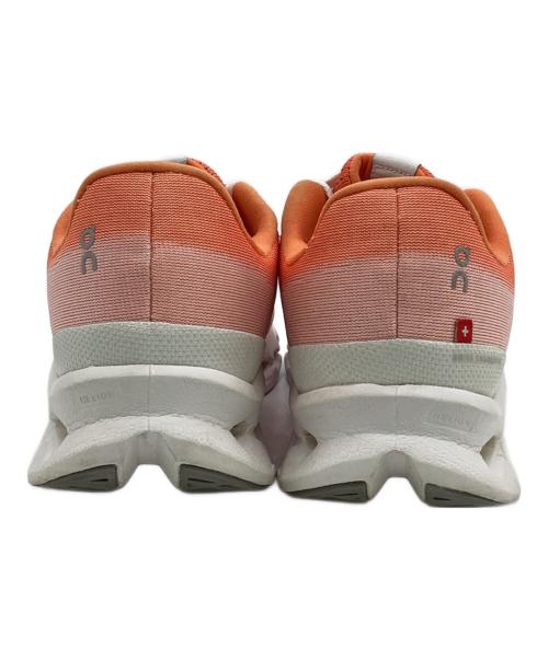 on（オン）on (オン) Cloudsurfer（クラウドサーファー）ランニングシューズ オレンジ サイズ:26.5㎝の古着・服飾アイテム