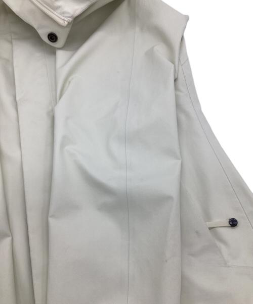 ARC'TERYX（アークテリクス）ARC'TERYX (アークテリクス) ナイロン コート アイボリー サイズ:S/Pの古着・服飾アイテム