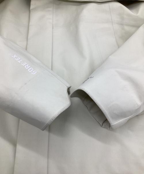 ARC'TERYX（アークテリクス）ARC'TERYX (アークテリクス) ナイロン コート アイボリー サイズ:S/Pの古着・服飾アイテム
