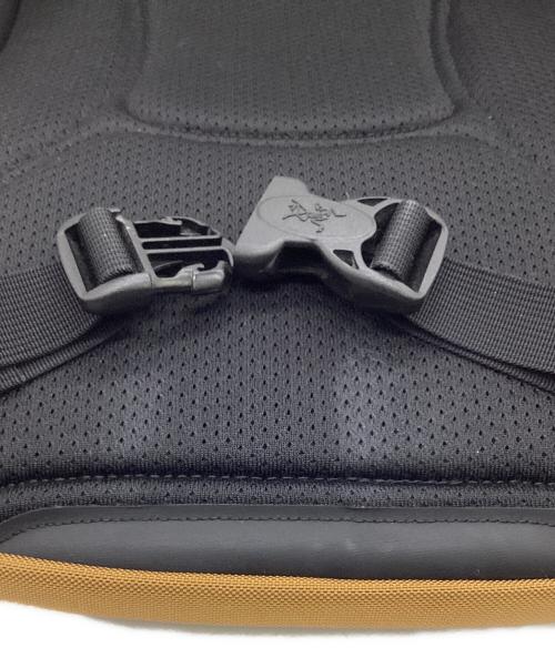 ARC'TERYX（アークテリクス）ARC'TERYX (アークテリクス) Mantis 26（マンティス 26）バックパック ブラウン×ブラックの古着・服飾アイテム