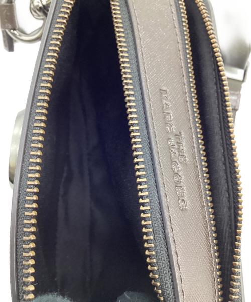 MARC JACOBS（マークジェイコブズ）MARC JACOBS (マークジェイコブズ) ザ スナップショット DTM ショルダーバッグ ダークブラウンの古着・服飾アイテム
