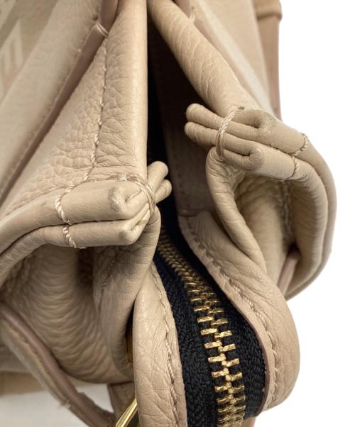 MARC JACOBS（マークジェイコブス）MARC JACOBS (マークジェイコブズ) ザ レザー トート バッグ スモール ベージュの古着・服飾アイテム