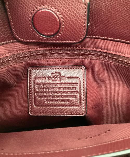 COACH（コーチ）COACH (コーチ) Turnlock Carryall 29（ターンロック キャリーオール 29） ワインレッドの古着・服飾アイテム