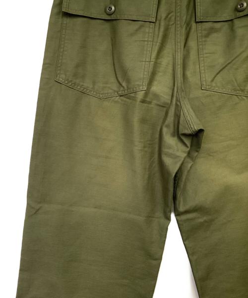 CIOTA（シオタ）CIOTA (シオタ) スビンコットンバックサテンベイカーパンツ カーキ サイズ:5の古着・服飾アイテム